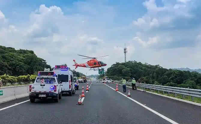 澜沧高速公路汽车救援案例