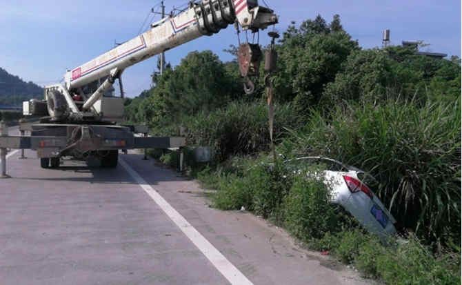 澜沧重载吊车救援 澜沧重载吊车救援